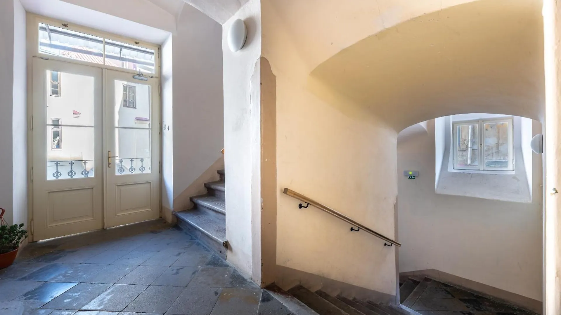 King'S Royal Apartments In City Centre براغ